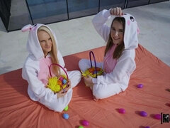 Yammy Funny Bunnies Alice Merches and Sadie Hartz in threesome sex