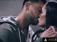 Gros seins, Gorge profonde, Partouze, Hard, Mère que j'aimerais baiser, Orgie, Réalité, Nénés