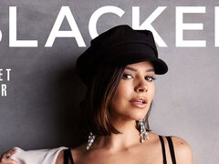 Hatalmas hátsó, Monumentális dákó, Tekintélyes didik, Gesztenyebarna, Kutya póz, Szőrös, Rövid haj, Vékony