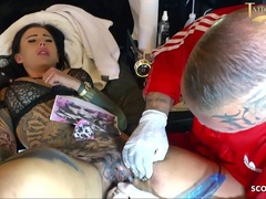 Grote mammen, Pijpbeurt, Duits, Kut duiken, Tatoeage, Tiener