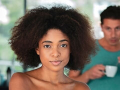 Negroa, Boquete, Transar de quatro, Punheta, Interracial, Cozinha, Xoxota, Magrinha