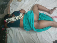 Desi Awasome Beauty Aunty Fuck in Village