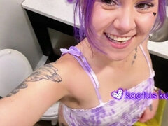 18 ans, Amateur, Pisser, Solo, Adolescente, Toilettes