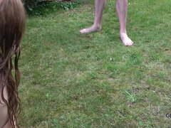 Gruppe, Milf, Im freien, Pissen, Rotschopf
