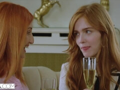 Blonde, Couple, Queue, 2 femmes 1 homme, Poilue, Lesbienne, Rousse roux, Lécher le sphincter