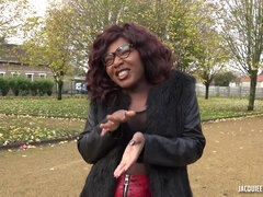 Rumpa, Baben, Stor stjärt, Stora tuttar, Bystig, Mellanrasig, Naturliga tuttar, Tuttar