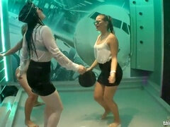 Bisexuálne, Orgie, Párty, Na verejnosti