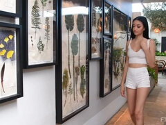 Acercamiento, Bailar, Extremo, Masturbación, Orgasmo, Público, Solo, Juguetes