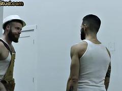 Athletic jock barebacked in 3some