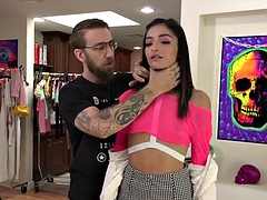 Sexy teen gets oral sex and sucks Brian Gozzling, Emily Willis