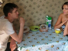 Κώλος, Μεγάλος κώλος, Σε στάση σκύλου στα τέσσερα, Φόρεμα, Φετιχ, Κουζίνα, Φυσικά βυζιά, Έφηβος