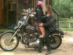 Store bryster, Brunette, Hundestilling, Håndjob, Slikning, Mor jeg gerne vil kneppe, Udendørs, Vintage