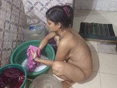 18 ans, Amateur, Tir de sperme, Fait maison, Indienne, Seins naturels, Douche, Adolescente