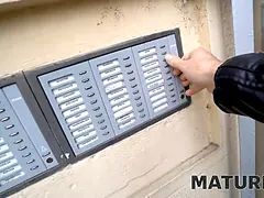 Pijpbeurt, Bruinharig, Omie, Hd, Rijpe lesbienne, Natuurlijke tieten, Kut duiken, Kousen