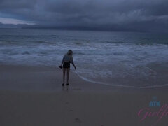 Chloe travels to Hawaii to visit you!