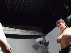 Χοντρή γυναίκα, Πίσω στα παρασκήνια, Βρετανός, Δαντέλα, Φυσικά βυζιά, Θηλές, Τιμωρία, Καλσόν