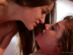 Fetiche, Casero, Lesbiana, Madres para coger, Pov, Adolescente, Juguetes, Uniforme