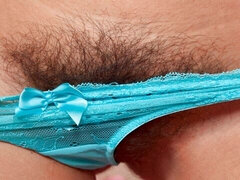 Amatør, Stor røv, Store bryster, Brunette, Behåret, Onani, Solo, Stripning