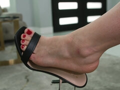 Tussi, Grosse titten, Blasen, Fußfetisch, Milf