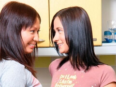 Anal, Stora tuttar, Kysser, Kök, Onani, Fitta, Tonåring, Leksaker