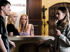 Stor stjärt, Stor kuk, Avsugning, Doggystyle, Naturliga tuttar, Tonåring, Trekant, Tuttar