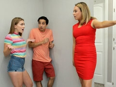 Blondína, Kuřba, Prichytení, 2 ženy 1 muž, Honění, Stripping, Teenka, Kozičky