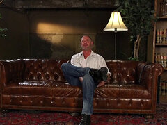 아마추어, 전기, 여자 지배, 페티쉬, 가죽, 나이든, 스트랩, 문신