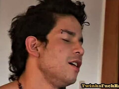 18 éves, Anális szex, Pasik, Fétis, Csókolózás, Filigrán alkatú, Vékony, Tini