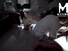 Rjavolaska, Solo, Najstnice, Joške, Igrače