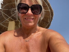 Leie, Schmuddelige sprache, Frau, Masturbation, Milf, Im freien, Pissen, Solo
