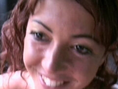 Enthousiasteling, Pijpbeurt, Bruinharig, Sperma shot, Sperma in gezicht, Handbeurt, Hardcore, Latijnse vrouw