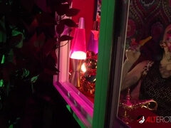 Isot tissit, Blondi, Lesbo, Todellisuus, Ajeltu, Strap on dildo, Tatuointi, Tissit