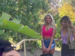 Tussi, Braunhaarige, Flotter vierer, Gruppe, Küssen, Lingerie, Orgie, Reiten