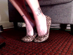 Close up Sexy MILF Feet in Ballet Flats