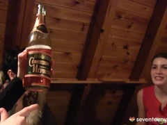 Éjszakai bár, Európai, Csoport, Leszbikus, Szabadban, Leborotvált, Tini, Játékszerek