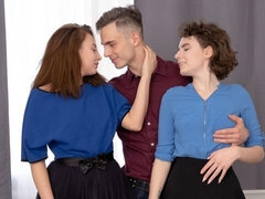 Spálne, Veľké péro, Kuřba, Brunetka, Na psíka, Prirodzené prsia, Teenka, Kozičky