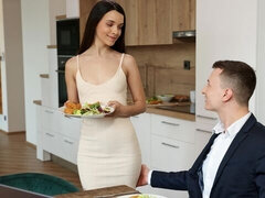 18 χρονον, Μεγάλος κώλος, Μεγάλος πούτσος, Σε στάση σκύλου στα τέσσερα, Φυσικά βυζιά, Μικρούλης, Έφηβος, Βυζιά