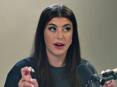 Hairy solo amateur babe rubs pussy after casting