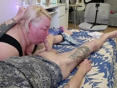 Wohlbeleibte schöne frauen, Blasen, Sperma im mund, Kehlenfick, Schwanz, Reif, Milf, Ablutschen