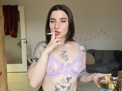 Cul à la bouche, Gros cul, Fumer, Tatouage