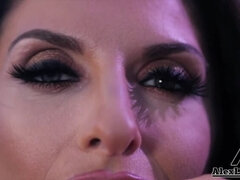 Tetas grandes, Morena, Hembra, Lencería, Madres para coger, Mamá, Solo, Calientapollas