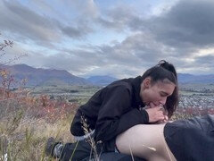 Avsugning, Brunett, Creampie, Sperma i munnen, Handjobb, Hemmagjord, Utomhus, Tonåring