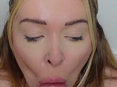 Amatéri, Blondína, Kuřba, Dildo, Žena, Masturbácia, Z pohľadu účastníka, Sólo