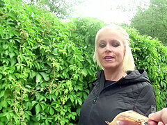 Stor kuk, Avsugning, Cougar, Tysk, Milf, Pengar, Offentlig, Suger