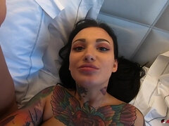 Stor stjärt, Stora tuttar, Avsugning, Sperma shot, Gapande, Hardcore, Milf, Pov