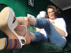 Amatőr, Lábfej fétis, Poharak, Farmernadrág, Érett feleség, Egyedül