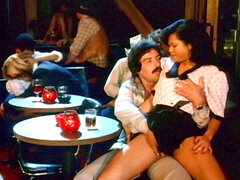 Ondó fröcskölés, Csoport, Fehérnemű, Orgia, Filigrán alkatú, Vöröshajú, Múltbéli divat, Begyek