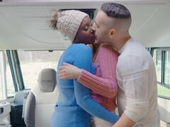 Tussi, Grosser schwanz, Nahaufnahme, Besamung, Schwarz, Interrassisch, Muschi, Flotter dreier