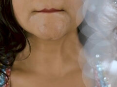 Enthousiasteling, Grote mammen, Bruinharig, Erotisch, Indisch, Zoenen