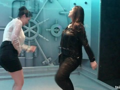 Blondi, Tanssii, Nahka, Paljas, Juhlat, Suihku, Pehmo, Märkä